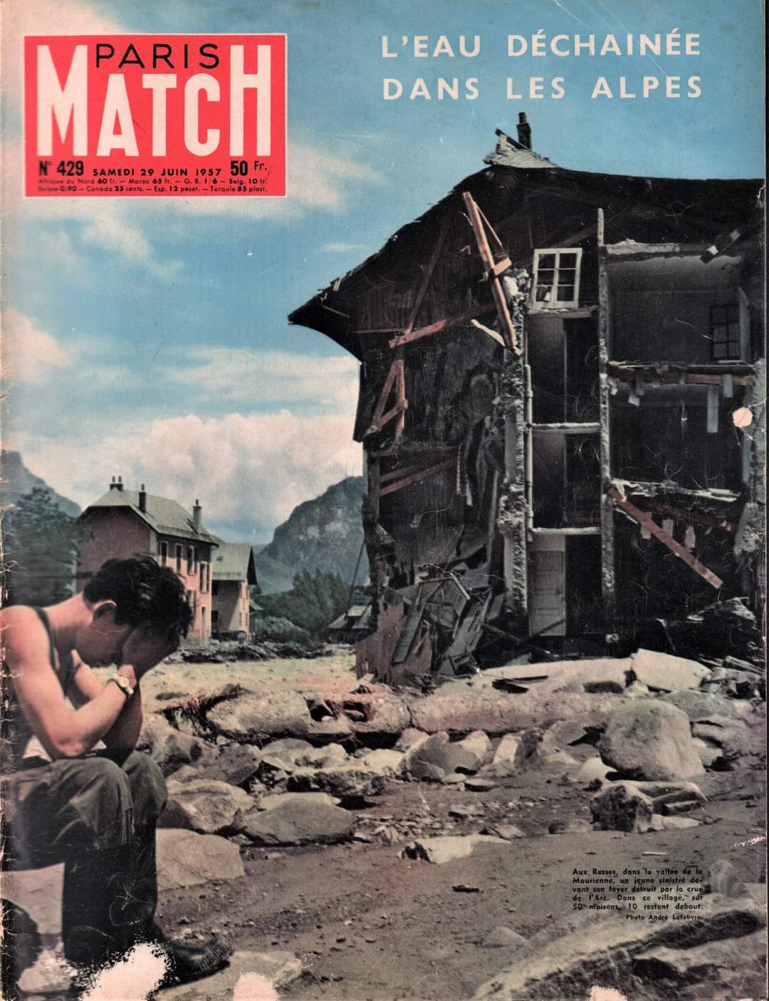 La une de paris Match à la suite de la crue de 1957 en Maurienne